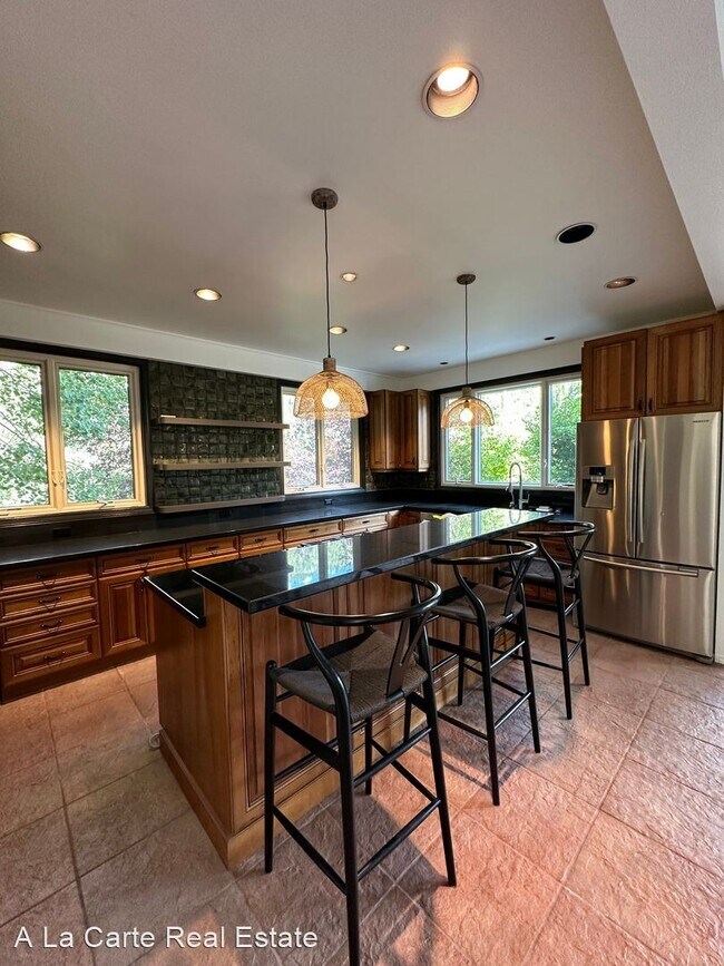 Building Photo - 4 br, 3.5 bath House - 210 Chair Mountain ...