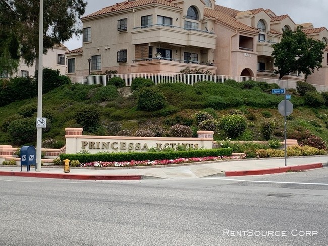 Building Photo - 18007 Flynn Dr