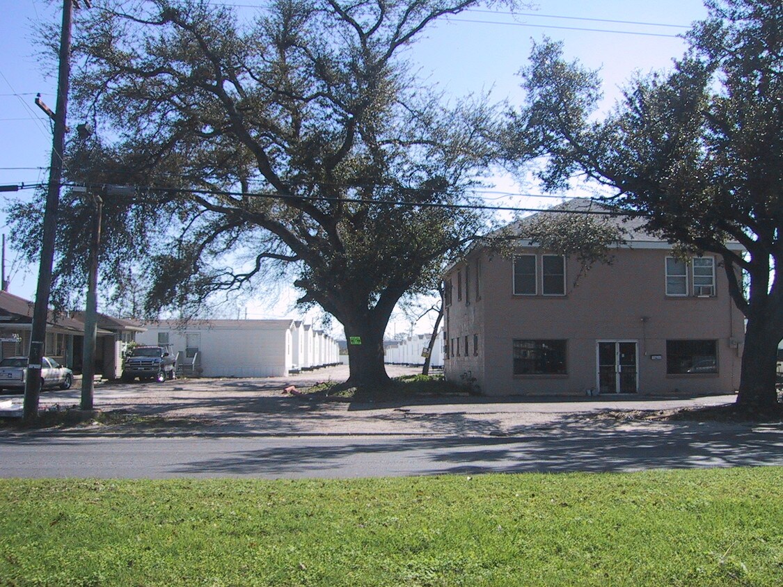 Building Photo - 7500 Chef Menteur Hwy