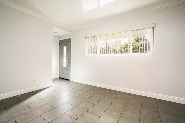 Building Photo - 3853 Prospect Ave