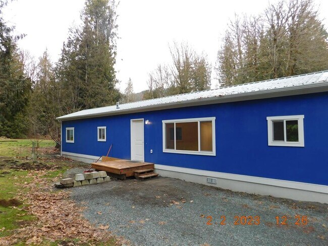 Foto del edificio - 44217 Leonard Rd