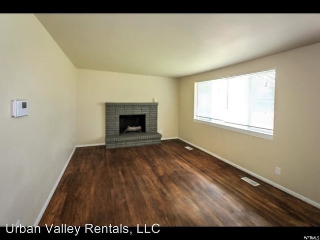 Building Photo - 10185 S Amaryllis Dr