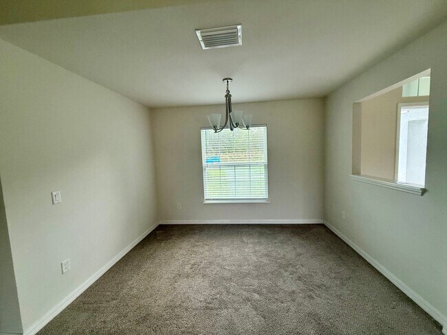 Building Photo - 3BR/2BA Home in Marion Oaks – Spacious Lot & Convenient Location
