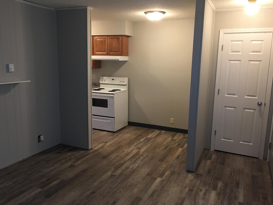 Foto principal - 725 N Cory St