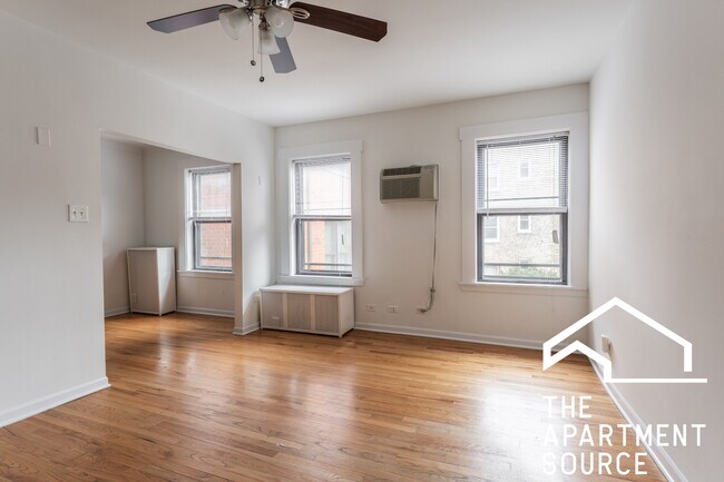 Building Photo - 4715 N Malden St