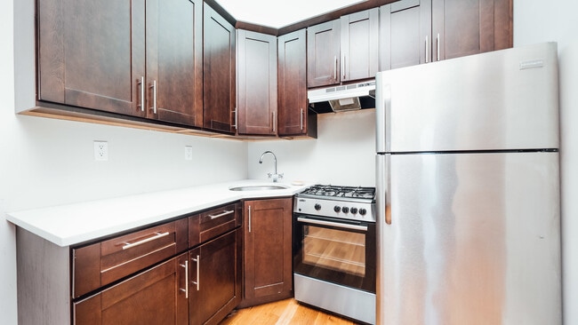 Building Photo - 729 Knickerbocker Ave