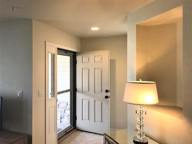 Building Photo - 611 Callisto Dr