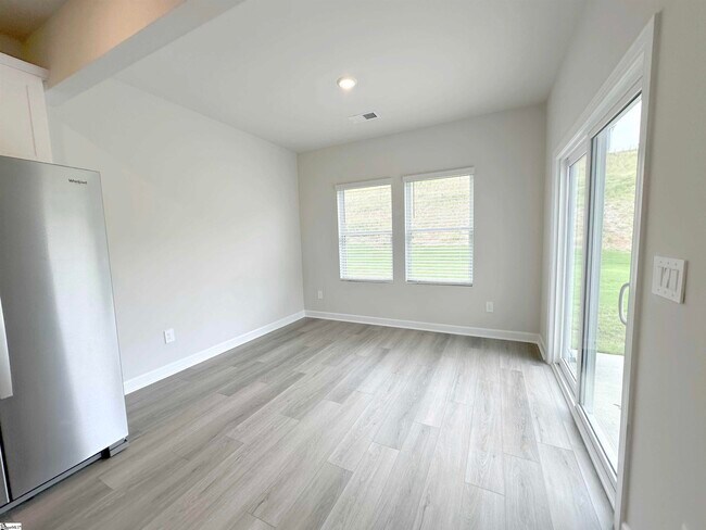 Building Photo - 529 Dallington Dr