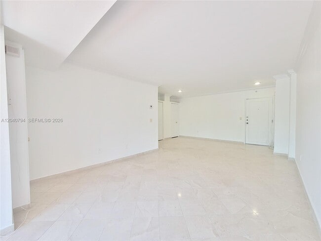 Building Photo - 77 Crandon Blvd