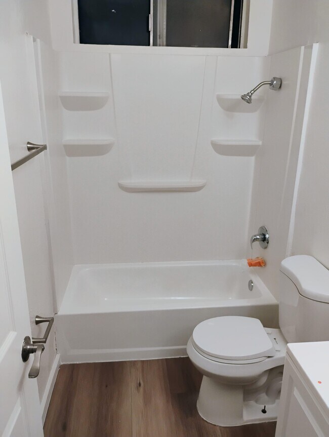 Building Photo - 5436-4 Imperial Ave