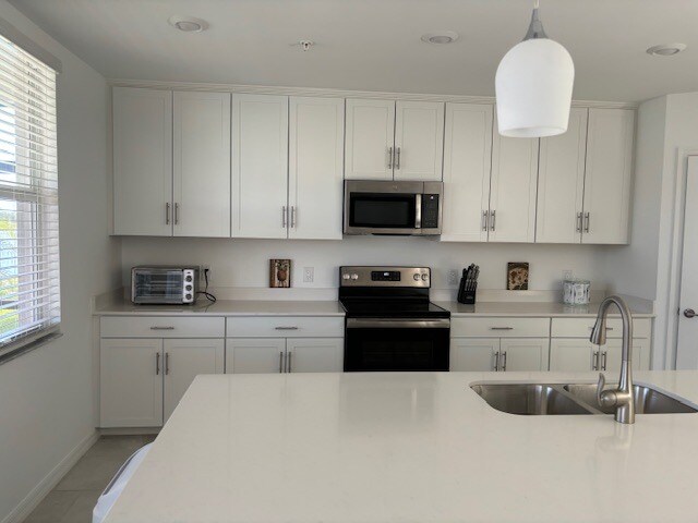 Foto del edificio - 5739 Oakmont Ct