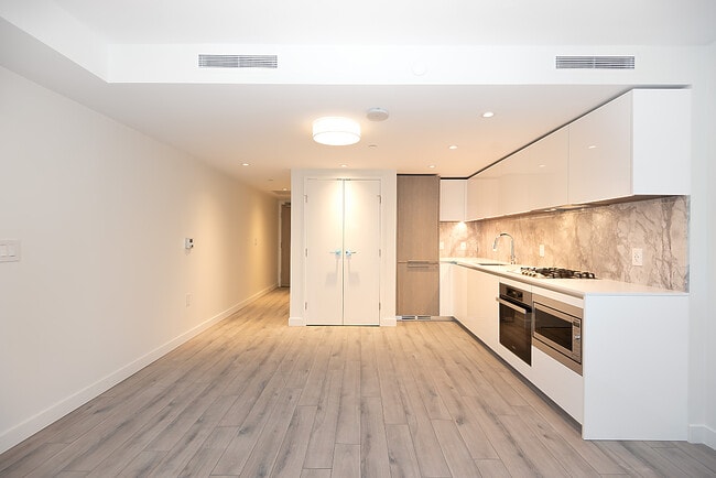 Building Photo - 8X Rentals
