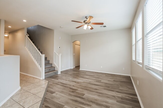 Foto del edificio - 6674 Brick House Ave