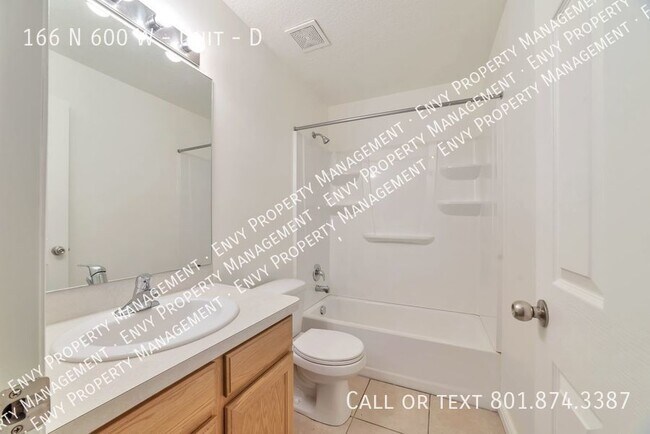 Building Photo - BONUS $500 Off First Month of Rent! Beauti...