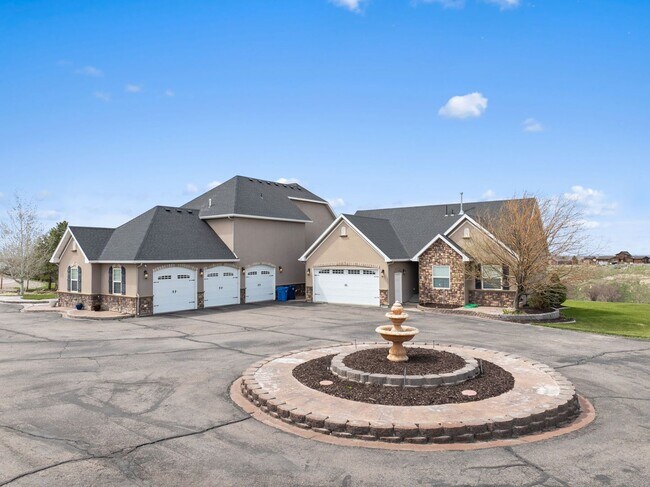 Building Photo - Deerridge Dr (11178)