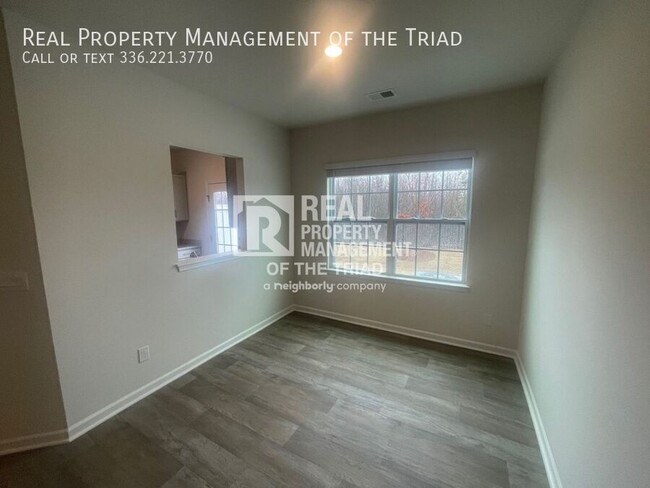 Building Photo - Brand New Unit -3 Bd/2.5Ba Townhouse in Ke...