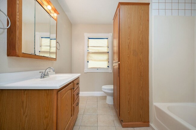 Building Photo - MOVE-IN SPECIAL: 1/2 OFF FIRST MONTH 3BR/2...
