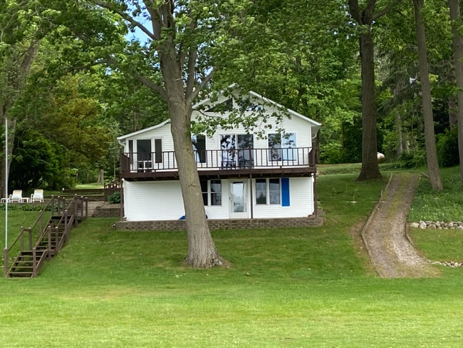 Foto del edificio - 16558 Donnell Lake St