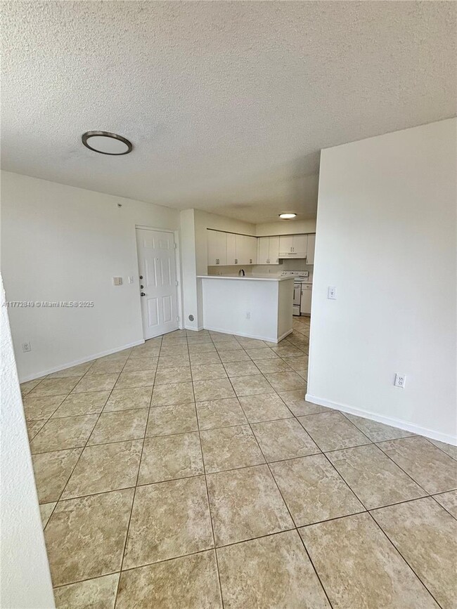 Building Photo - 4844 N State Rd 7