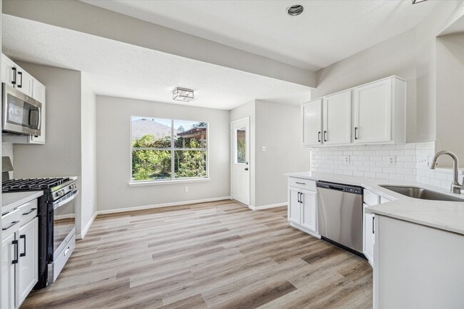 Foto del edificio - 23834 Goodfellow Dr