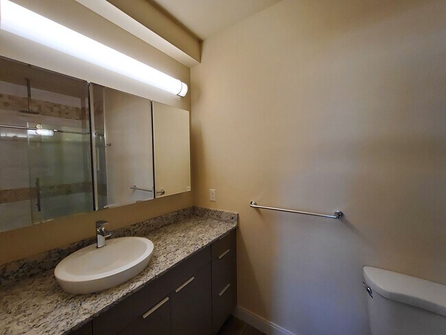 Foto del edificio - Newer 2 bed / 2 bath Bison Cove Condo