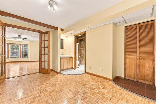 Foto del edificio - 373 Webster Ave