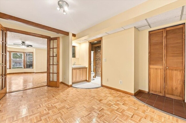 Building Photo - 373 Webster Ave