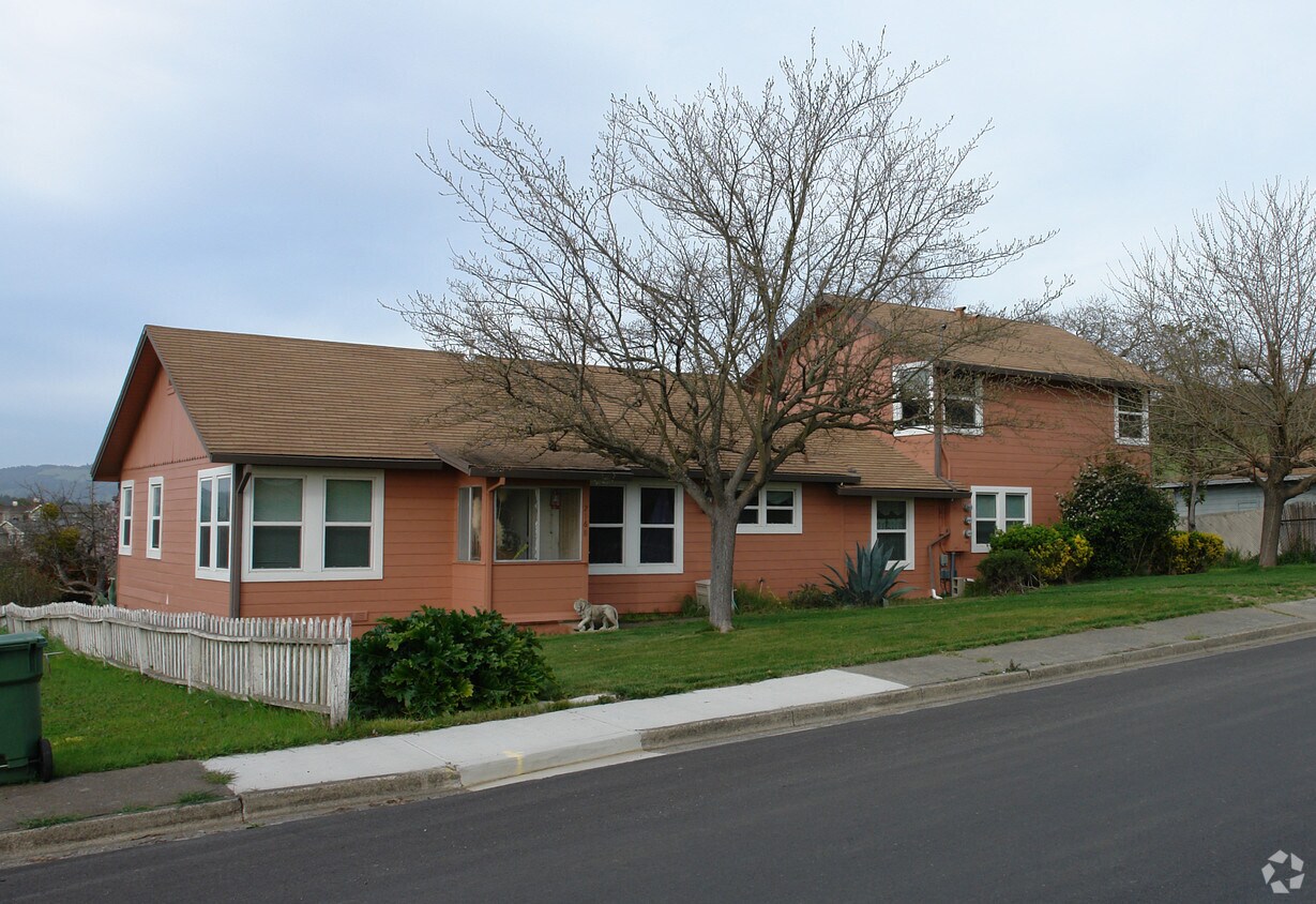 Foto del edificio - 2168 Linwood Ave