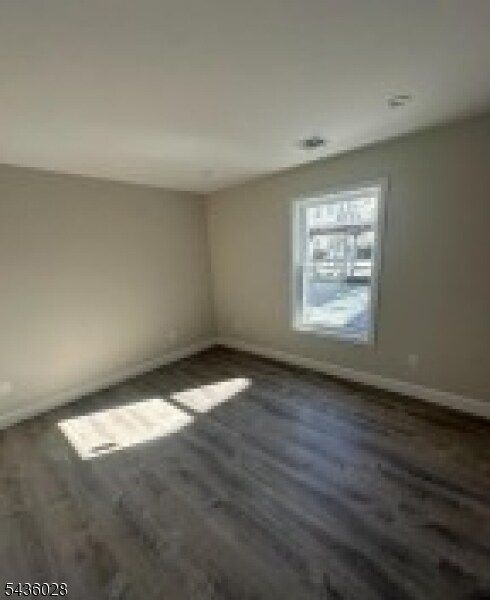 Foto del edificio - 393 E 27th St