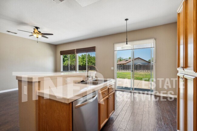 Building Photo - 210 Ashwood Ct