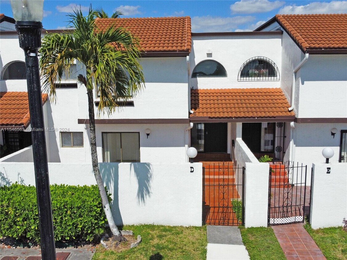Primary Photo - 1331 SW 124th Ct