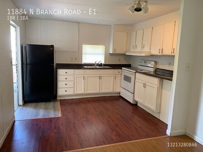 Building Photo - 11884 N Branch Rd