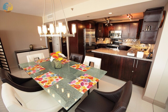Building Photo - 5225 Collins Ave