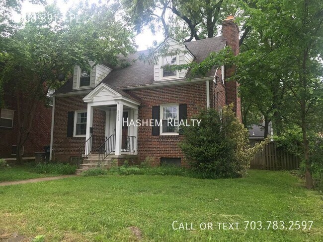 Building Photo - 6008 39th Pl