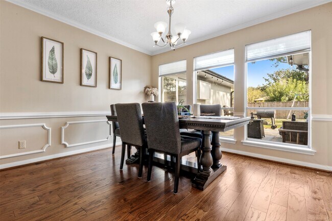 Building Photo - 1018 Trowbridge Dr