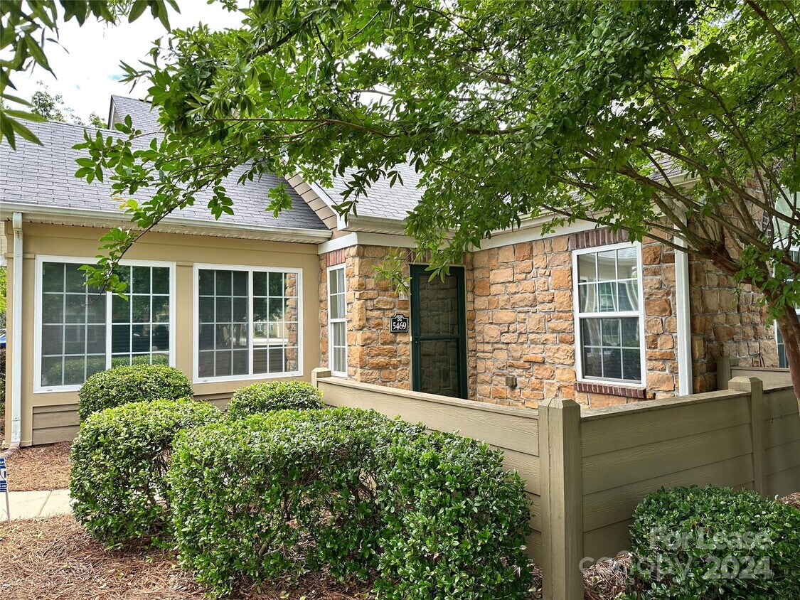 5469 Prosperity View Dr, Charlotte, NC 28269 House Rental in