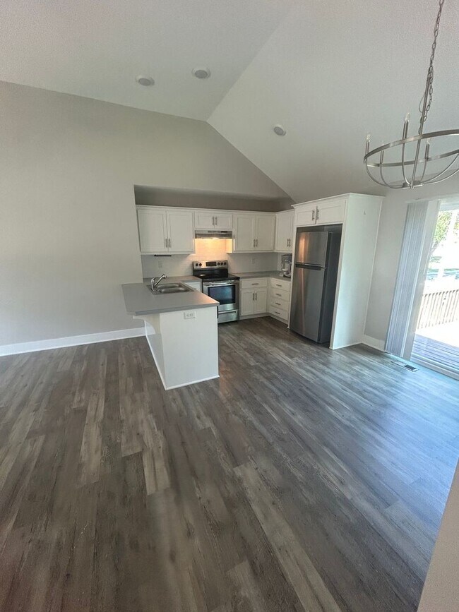 Foto del edificio - Coming November 2025! Spacious 4 Bed / 2 B...