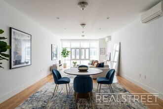 Building Photo - LUXURY LOFT in Queens!