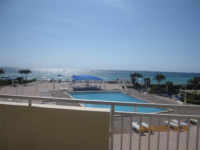Foto del edificio - 3180 S Ocean Dr