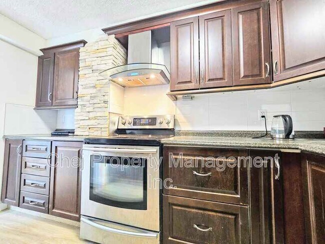 Photo du bâtiment - 10502-10100 100 Ave