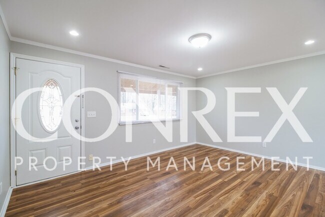 Foto del edificio - 296 Brookforest Drive