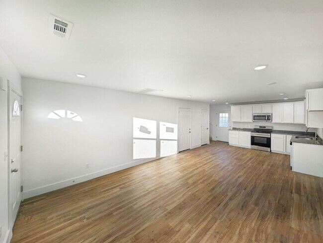 Building Photo - 1206 Nedra Dr