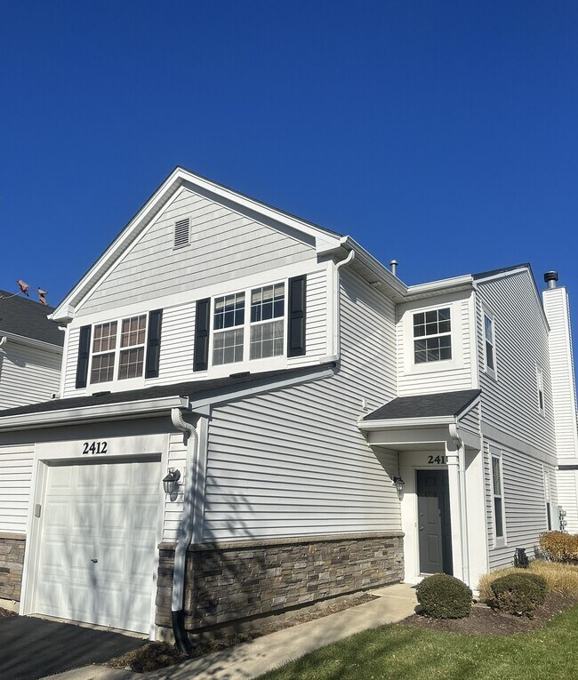 Building Photo - 2412 Golf Ridge Cir