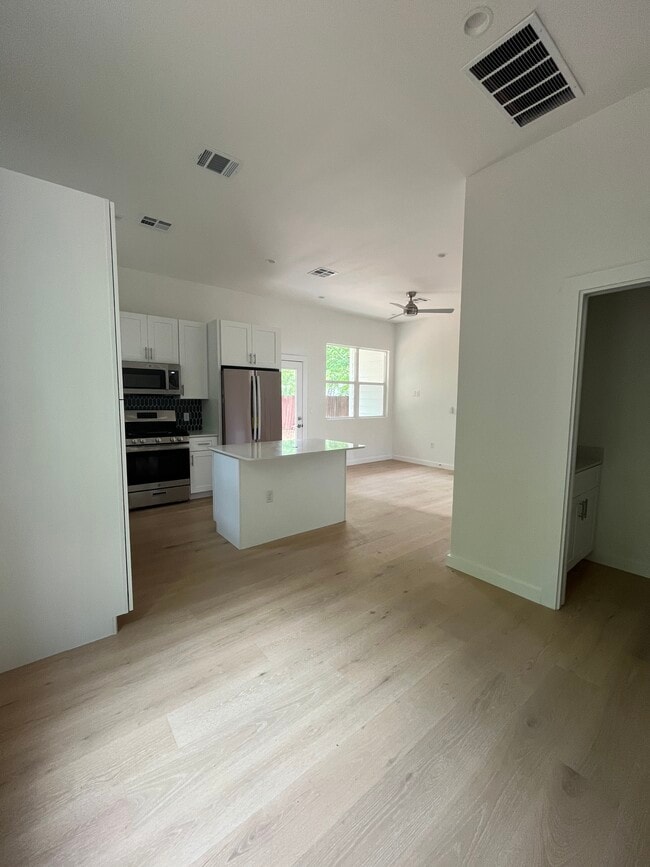 Comedor - 500 Capitol Dr