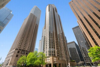 Building Photo - 222 N Columbus Dr