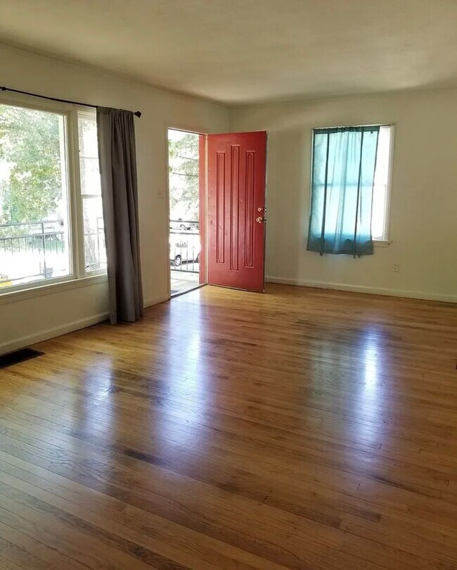 Foto del edificio - 4BR 2BA - Walk to campus!