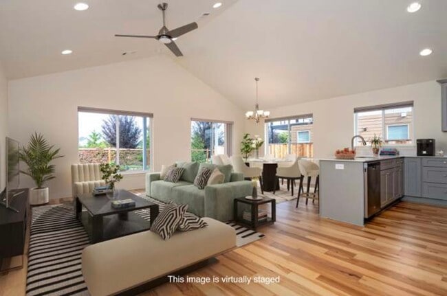 Building Photo - 306 E Rapp Rd