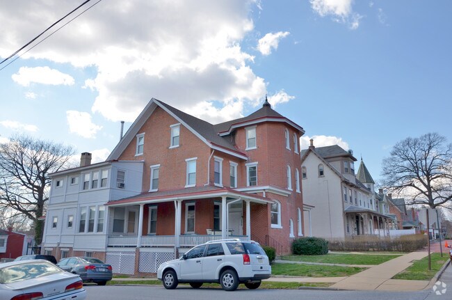 Building Photo - 400 N Church St