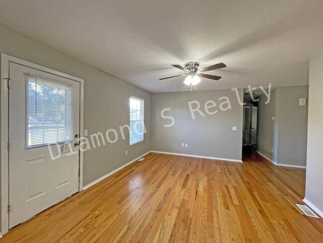 Foto del edificio - Updated 3 Bedroom Home in Reed/Hillcrest S...