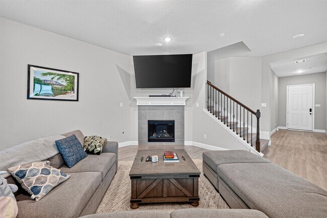 Building Photo - 6506 Tiburon Lakes Dr